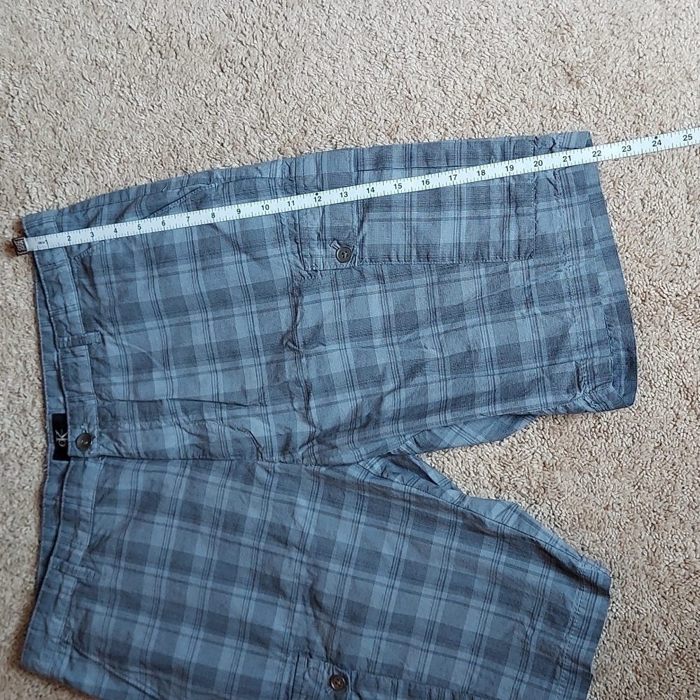Calvin Klein shorts Size 36 - Picture 9 of 11